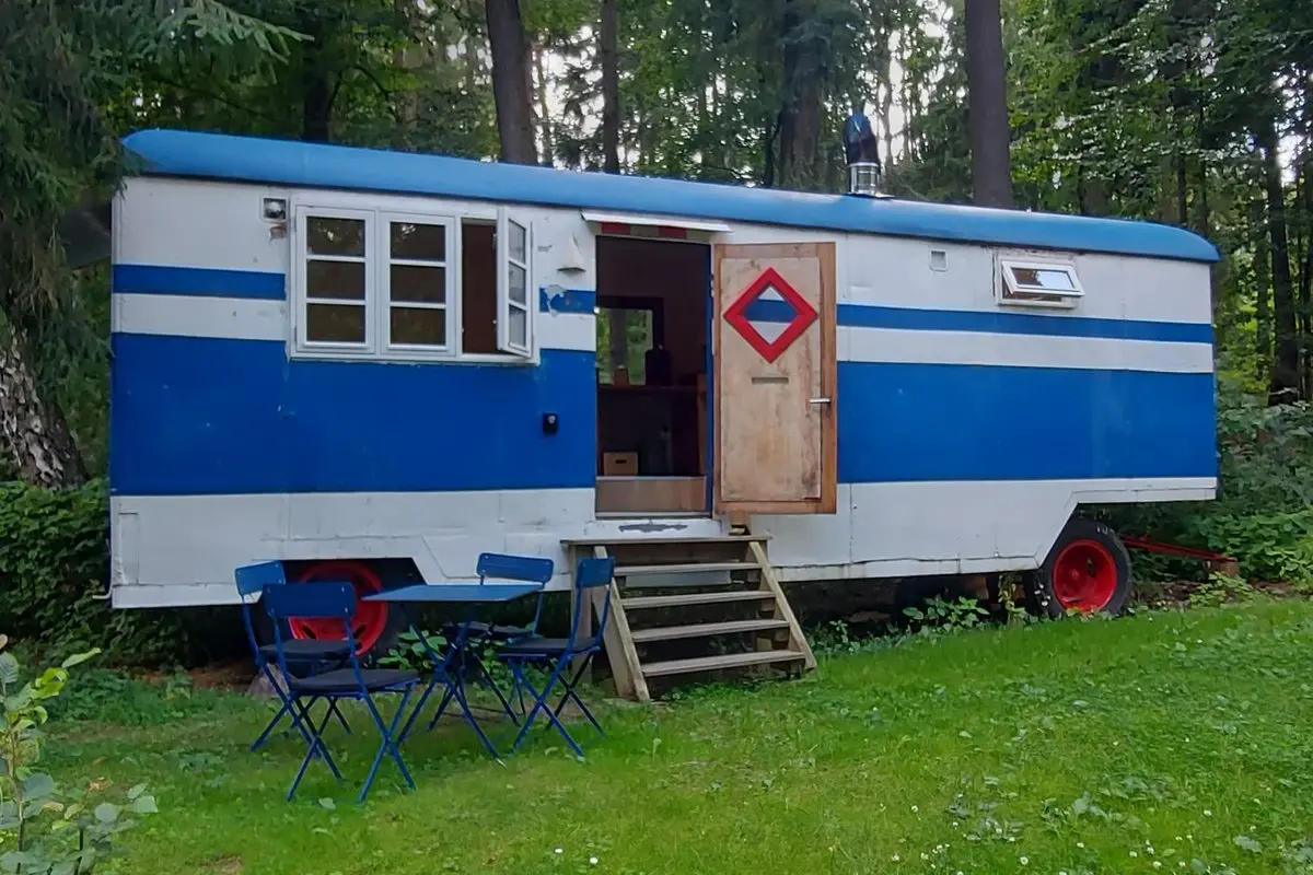 schaalsee-camp-zirkuswagen